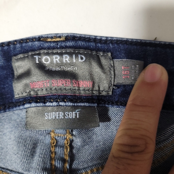 Torrid Midfit Super Skinny High Rise Stretch Size 16T - Picture 8 of 9